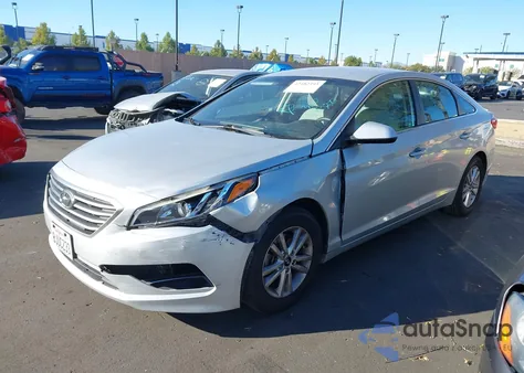 2017 Hyundai Sonata z USA, uszkodzony, nr VIN 5NPE24AF5HH574540